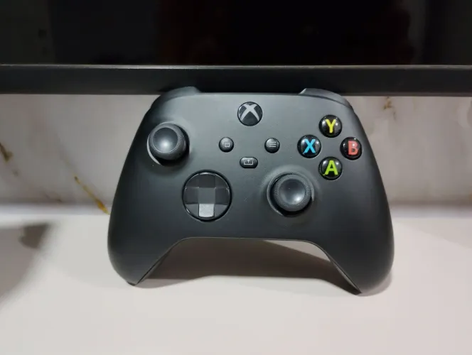 Xbox Wireless Controller (Carbon Black) novo!