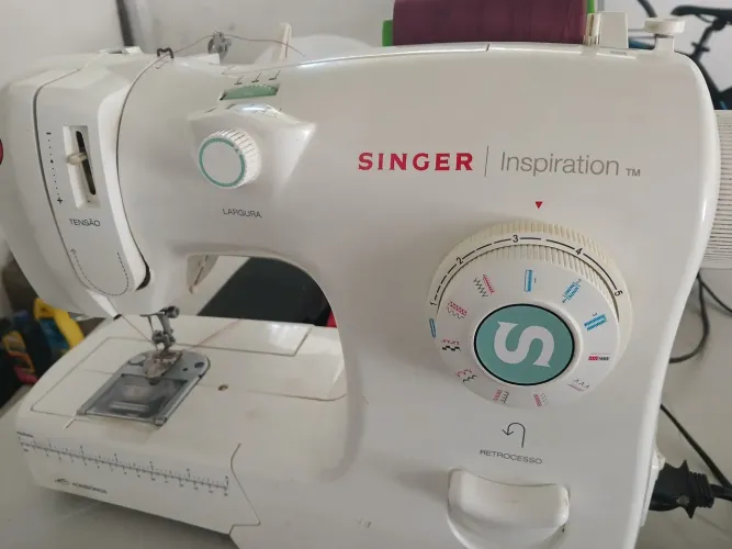 Máquina de costura 