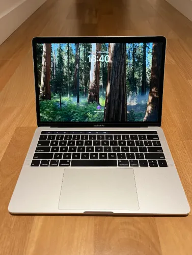 Apple Macbook Pro 13,3' - Touchbar - 2019 - 128 Gb - Prata (Usado)