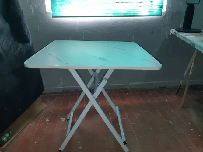 Mesa dobrável de madeira Quadrada