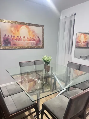 Mesa de jantar 8 cadeiras 
