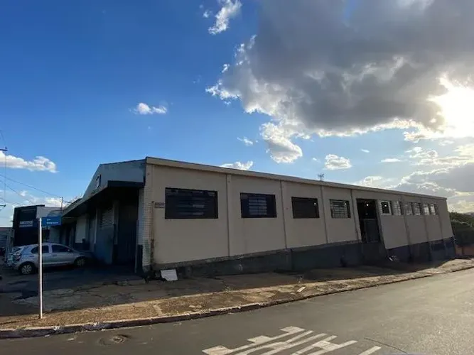 Galpao amplo na Mogiana | Só aqui na Imobiliária Rosa e Rangel