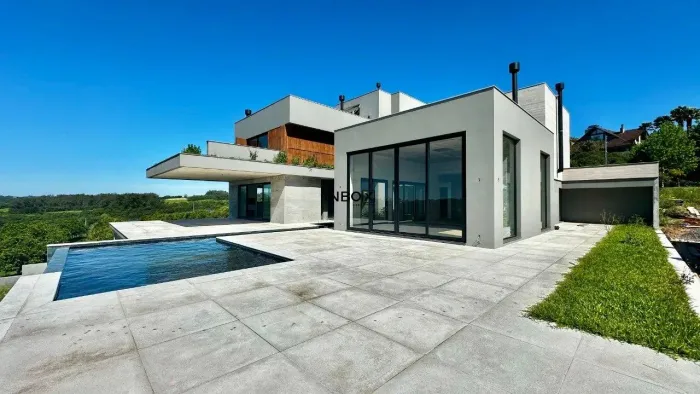 INBOX CIA IMOBILIÁRIA VENDE - CASA COM 4 SUITES NO VALE DOS VINHEDOS.