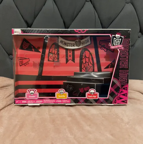 caixa monster high fearleaders