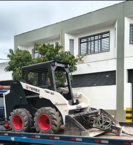 Mini carregadeira Terex (Bob Cat)