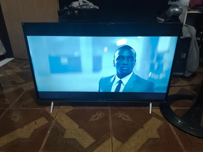 Vendo tv tcl 45pulgadas