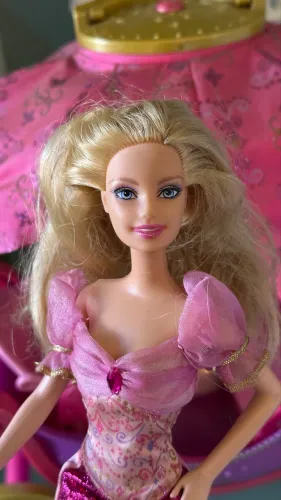 Barbie Corinne - Barbie e as Três Mosqueteiras Original Mattel