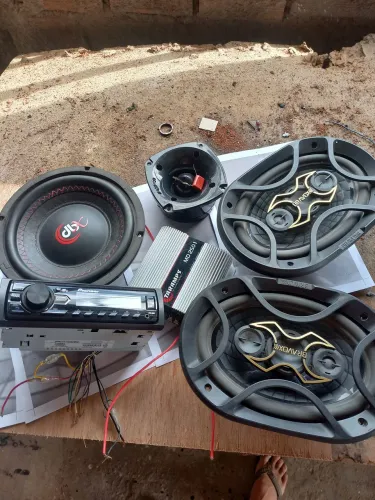 Peças de som - subwoofer 8 + pionner + twitter + modulo taramps 250rms + 6x9