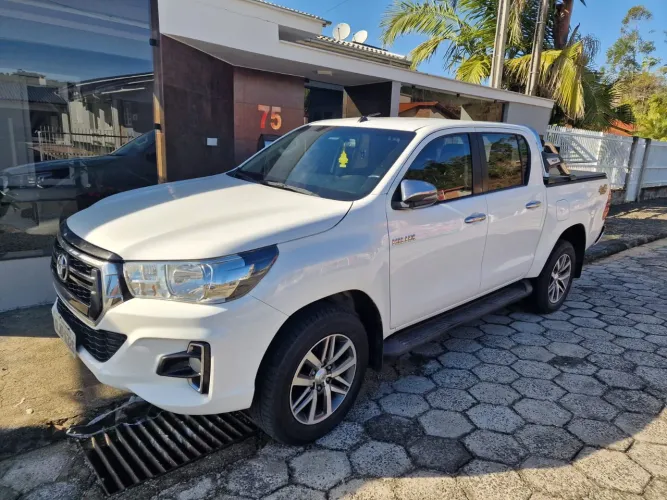 Toyota Hilux CD SRV 4X4 2.8 TDI Diesel Aut. 2020