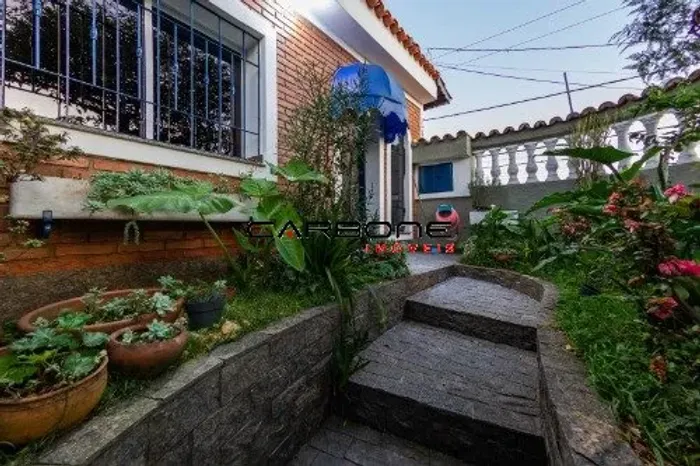 * CASA TÉRREA NA VILA SANTA CLARA *