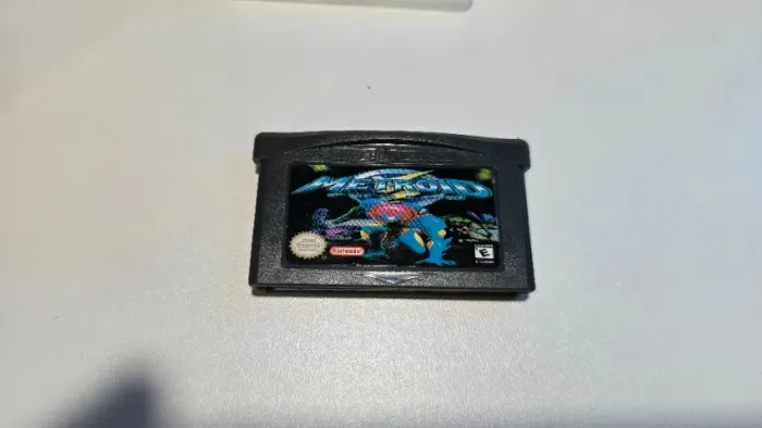 Cartucho Metroid Fusion GBA Game Boy Advance alternativo SALVANDO