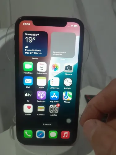 IPhone xr 128 Gb detalhes chip reconhece mas não sobe rede traseira trincada ,ler anu