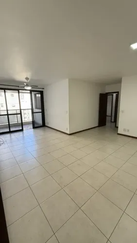 Oportunidade de Compra: Apartamento com 4 Dormitórios na Praia da Costa, Vila Velha-ES