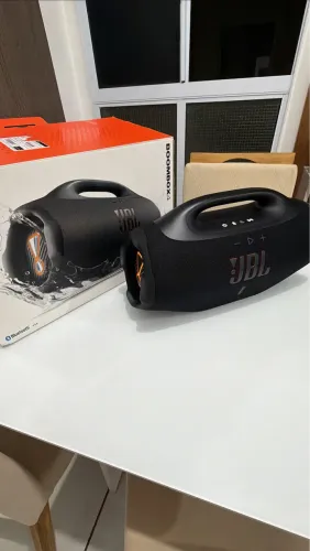 JBL BOMBOM 4