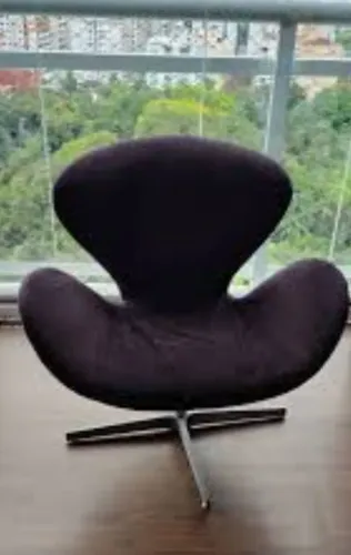 Cadeira poltrona giratória, ( lindíssima) R$ 225. cada. Só vendo as duas juntas.