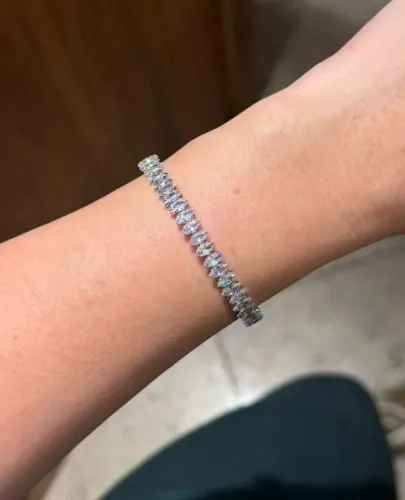 Bracelete folheado prata  detalhado