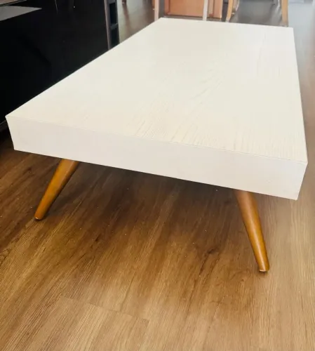 MESA DE CENTRO JACAUNA EM MADEIRA