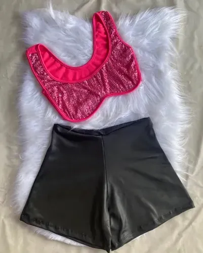 Conjunto Cropped Paetê e Short Cirre