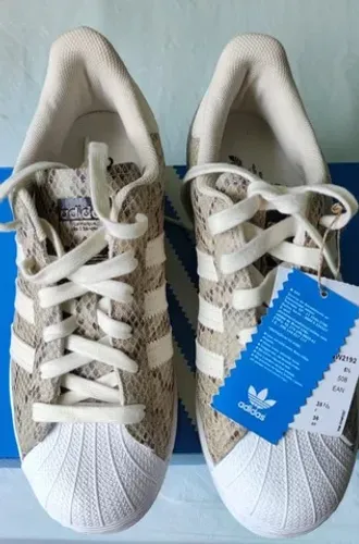 Tenis Adidas Superstar Animal Print de Cobra NOVO