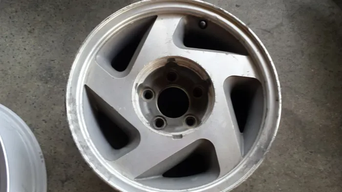 Roda aro 15 Ford Ranger Xlt diamantada com Grafite original jogo 5x114