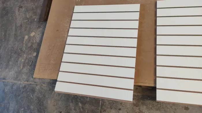 Painel expositor slatwall prateleira inteligente em mdf canaletado