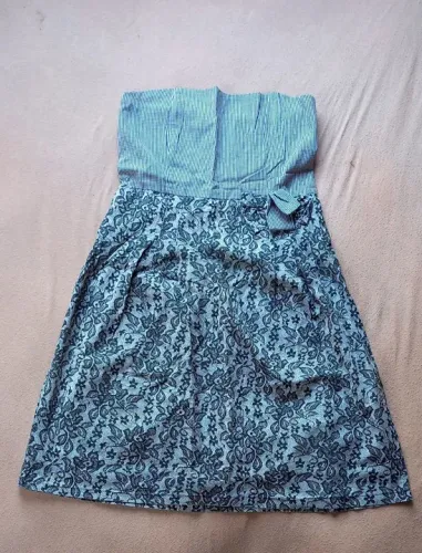 Vestido estampado cinza e preto