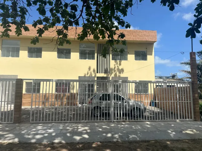 Alugo casas extraordinárias em condomínio fechad, novas
