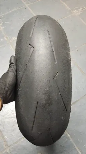Pneu usado Pirelli Diablo Super Corsa SP 200/60-17