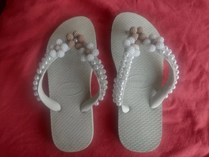 Chinelos havaianas com pérolas 35/36