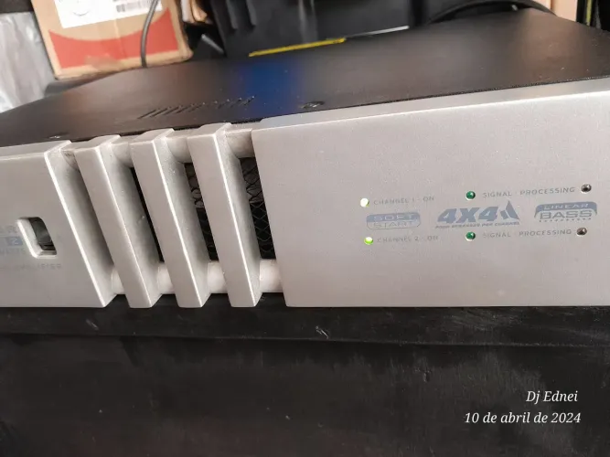 Amplificador 4x4 de Potência para Áudio Studio R 
