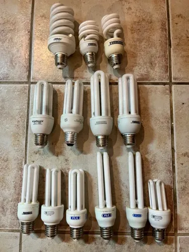 13 Lâmpadas fluorescentes compactas - 13 unidades