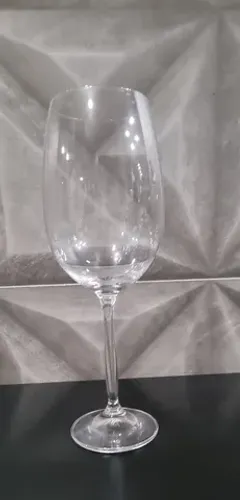 8 Tacas de vinho Bohemia Crystalite 850ml