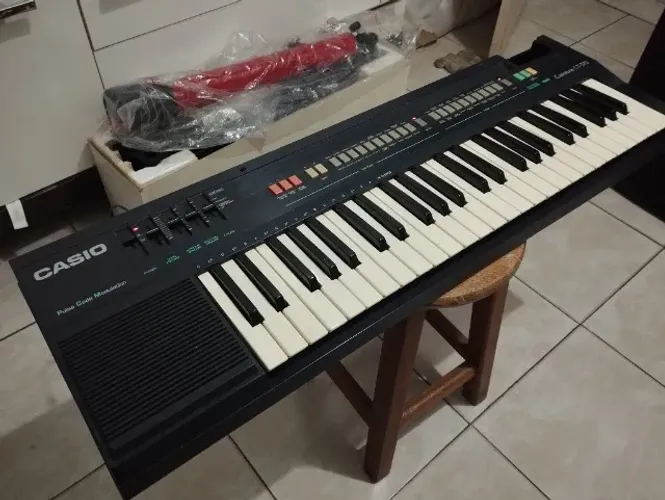 TECLADO CASIOTONE CT-370 PULSE CODE MODULATION usado - acompanha fonte