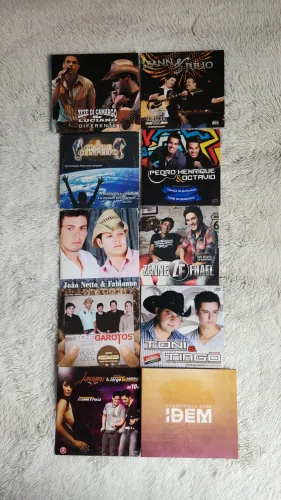 Kit CDs de música sertaneja e gospel - Diversos artistas