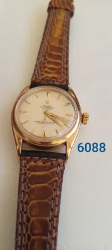 Relógio marca Rolex automático em ouro amarelo  