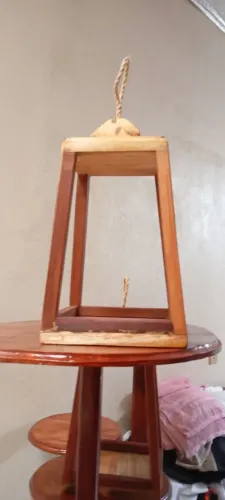 Enfeite decorativo de madeira artesanal