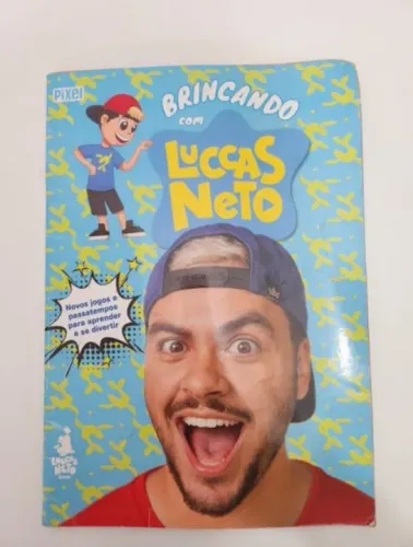 Luccas Neto revista com algumas páginas feitas.