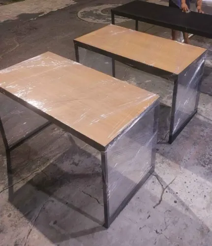 mesa industrial madeirada, cada unidade 450