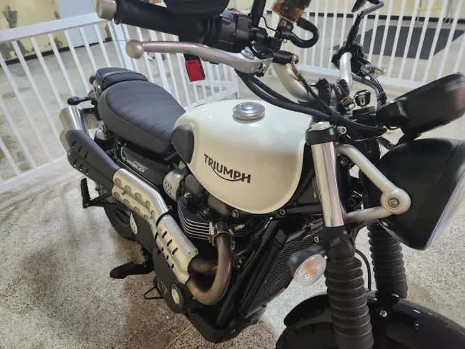 Triumph Street scrambler 900 Aceito trocas em outras motos 