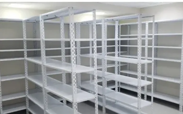 Estantes de aço reforçadas