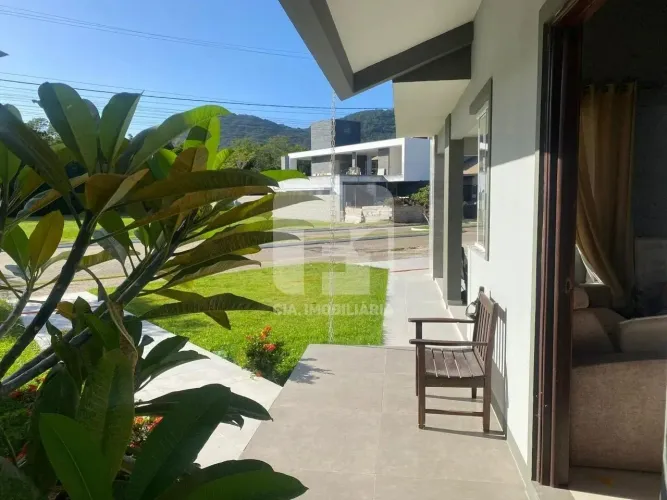Casa 4 dormitórios à venda no Ribeirão da Ilha