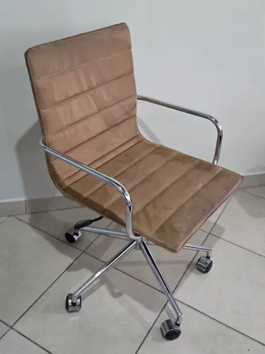 Cadeira Tok&Stok caramelo cromada