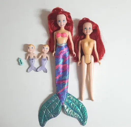 Lote bonecas Pequena Sereia Ariel com acessórios