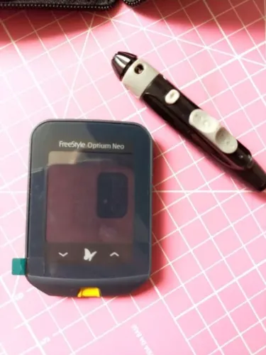 Aparelho medidor de glicemia e cetonas