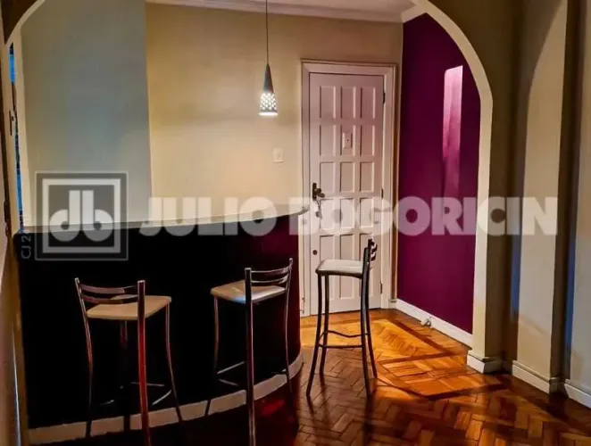 Apartamento : Padrão / Residencial / Glória