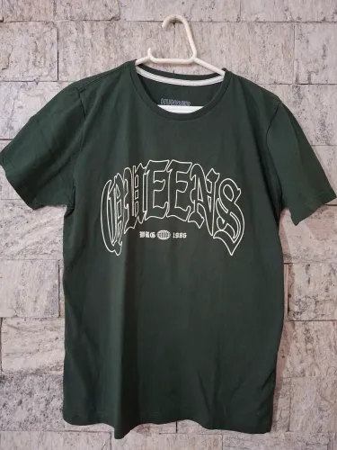 Camisa com estampa Queen