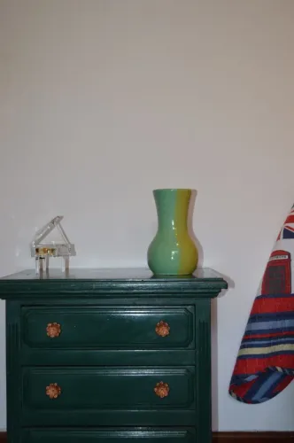 Vaso de cerâmica em tonalidade verde