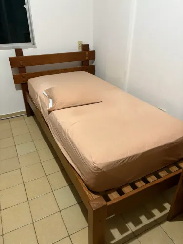Cama solteiro madeira maciça 