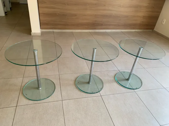 Mesas de canto de vidro (valor unitário)