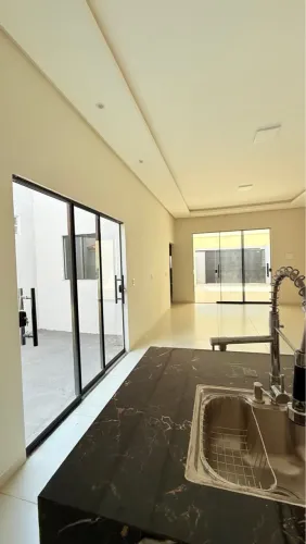 Casa com 3 suítes, sala, cozinha, área gourmet, espaço para piscina